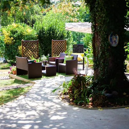 Mirguet Au Jardin Apartment Saint-Elix-le-Chateau Exterior photo