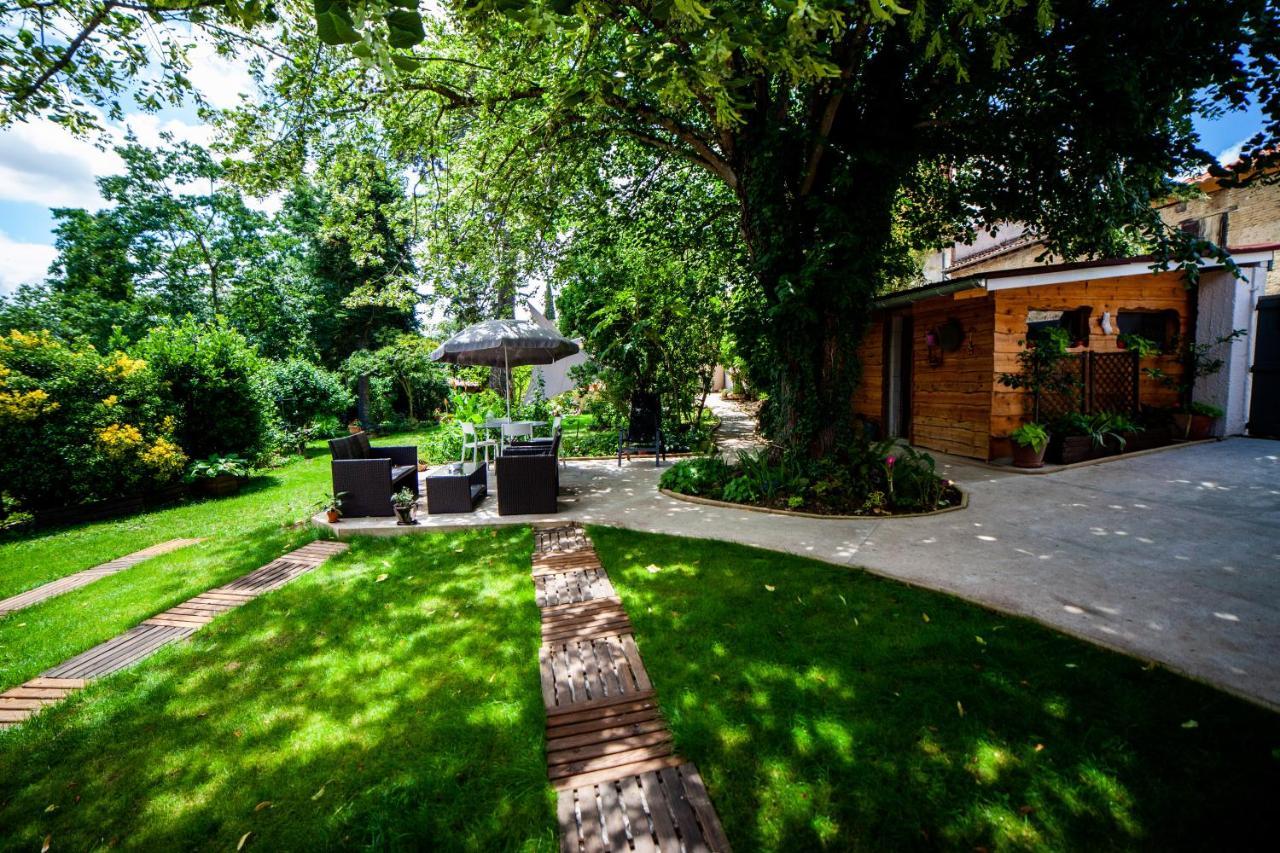 Homestay Mirguet Au Jardin Saint-Elix-le-Chateau